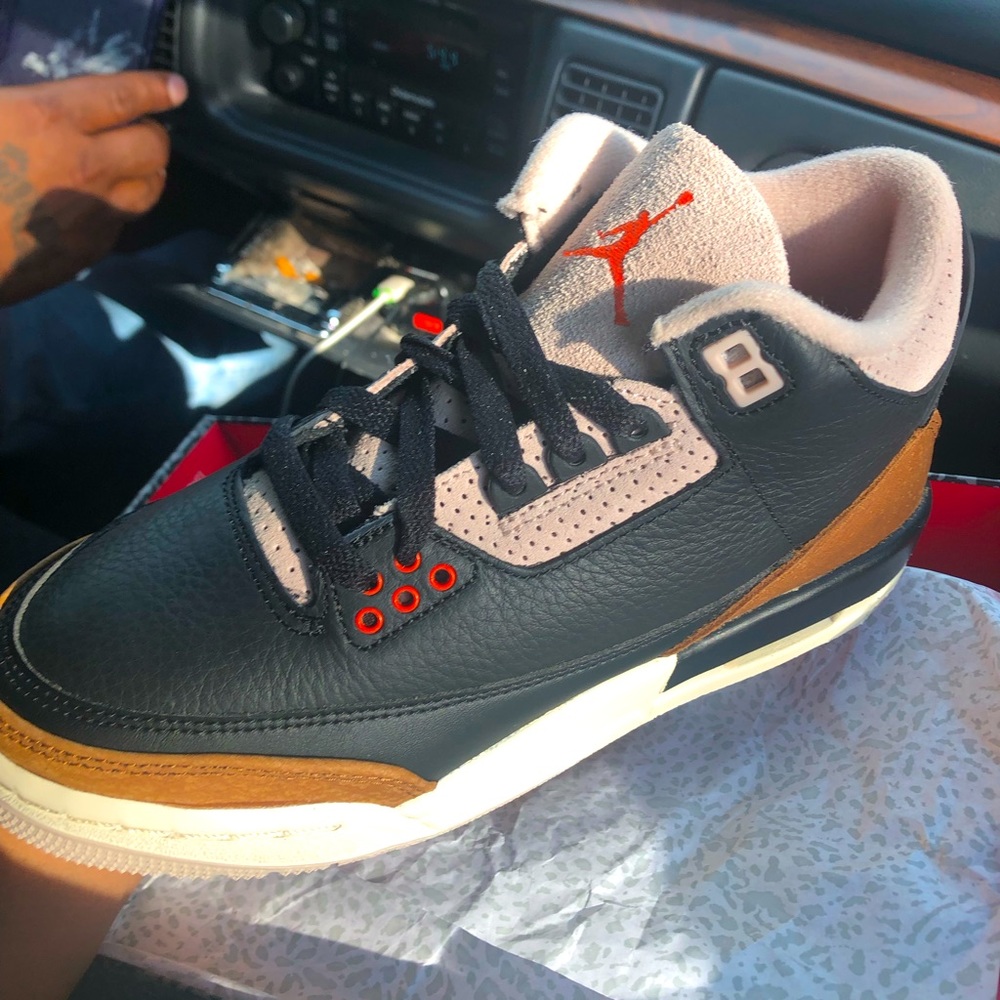 I’m selling Jordan 3s - Picture 1 of 1